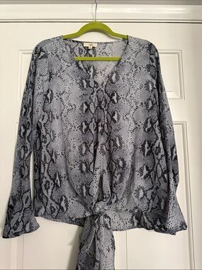 entro Gray Snake-Print Tie-Front Blouse